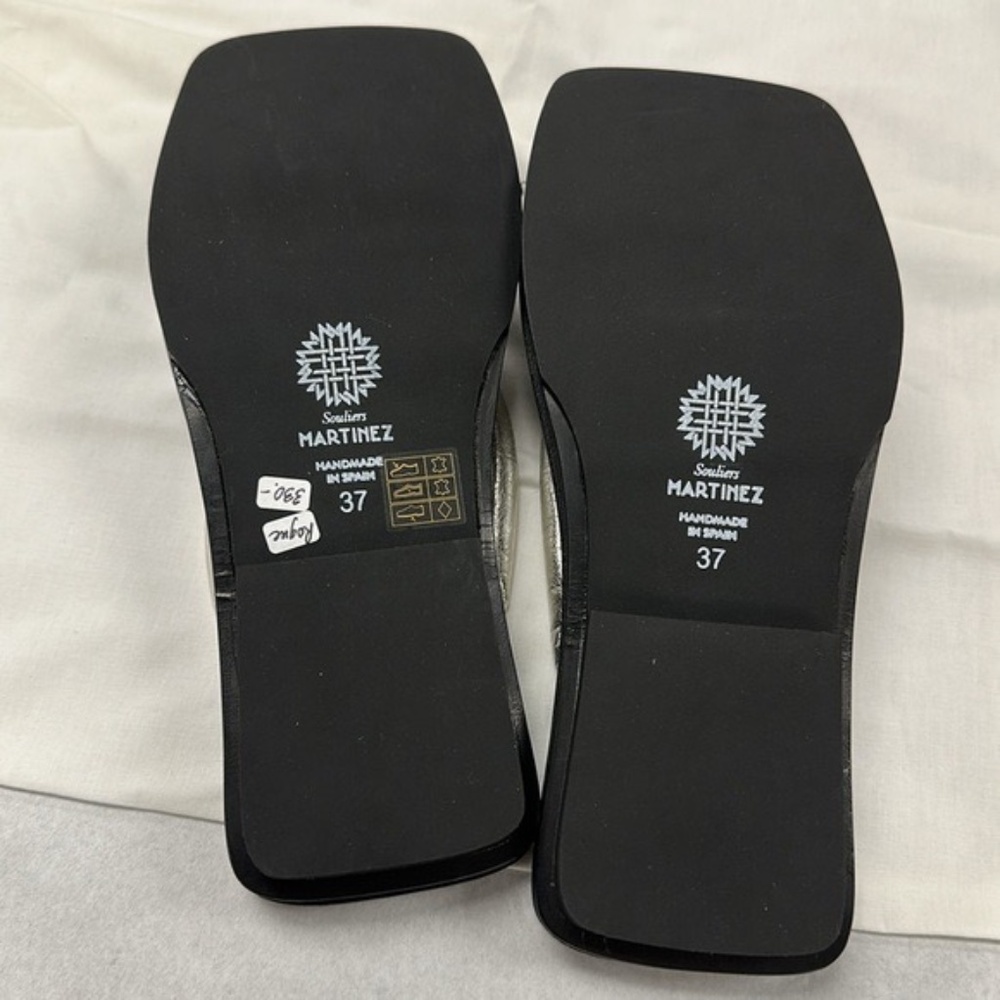 Martinez Black and Silver Sandals Sz 7 - Picture 4 of 5